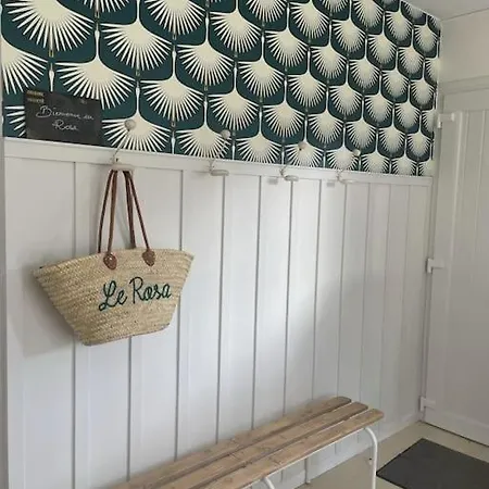 Villa Le Rosa: De Charme Entre Et Pinede