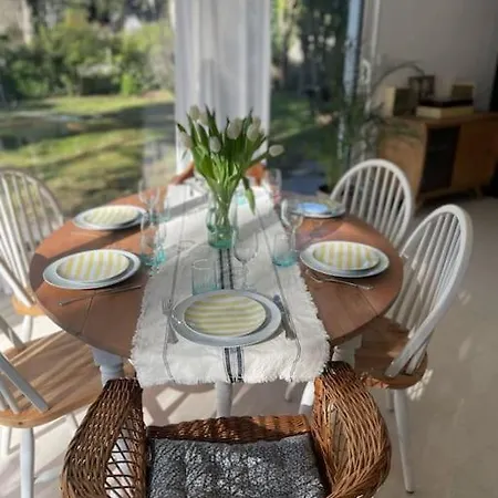 Le Rosa: De Charme Entre Et Pinede Villa